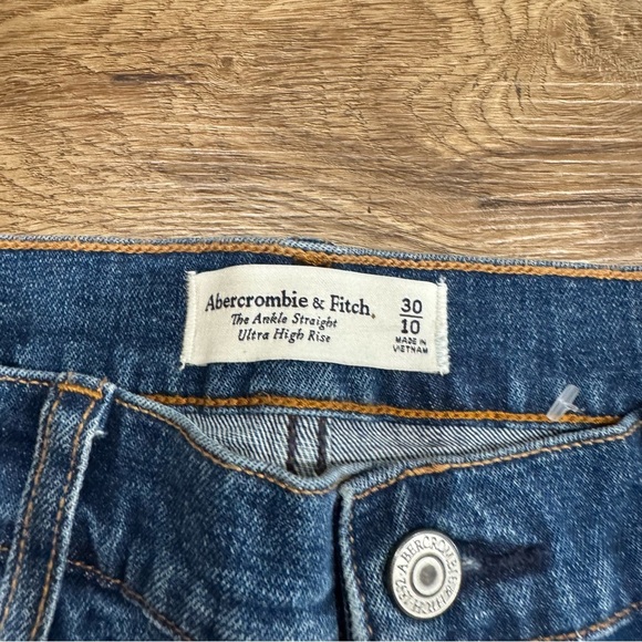 Abercrombie Ultra High Rise Ankle Straight Blue Jean Lightweight Size 10/30 NEW - Picture 5 of 6